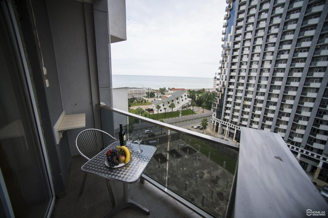 Batumi Royal Apartments Экстерьер фото