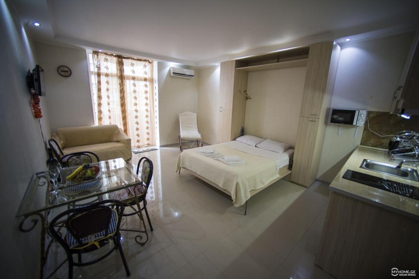Batumi Royal Apartments Экстерьер фото
